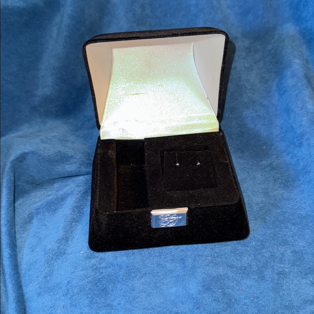 Silver and Black jewelry Unique Design box with handle